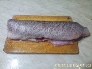  2. Удалить внутренности, отделить голову и хвост.