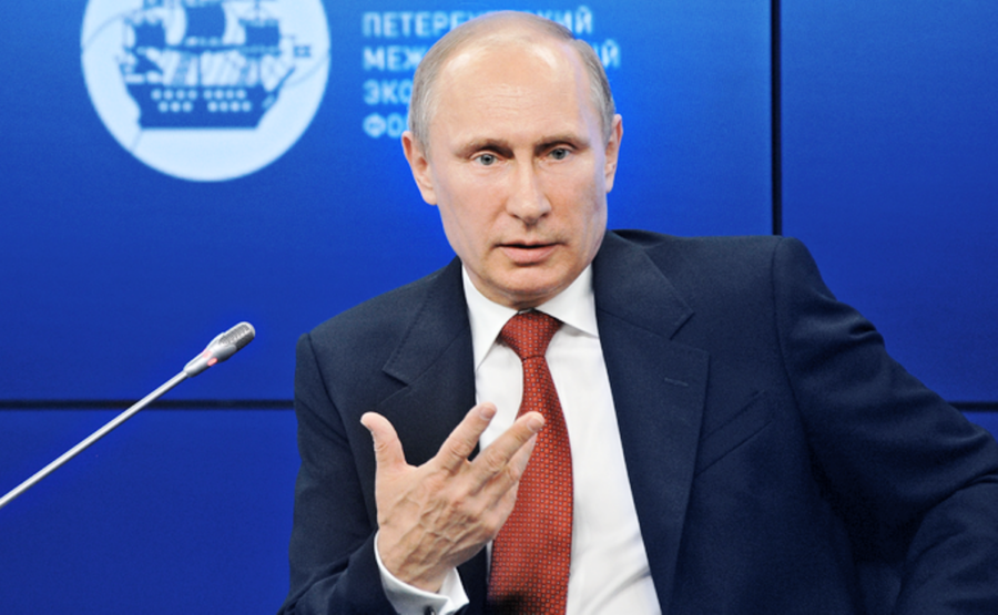 Путин принимает решение об индексации пенсии 
