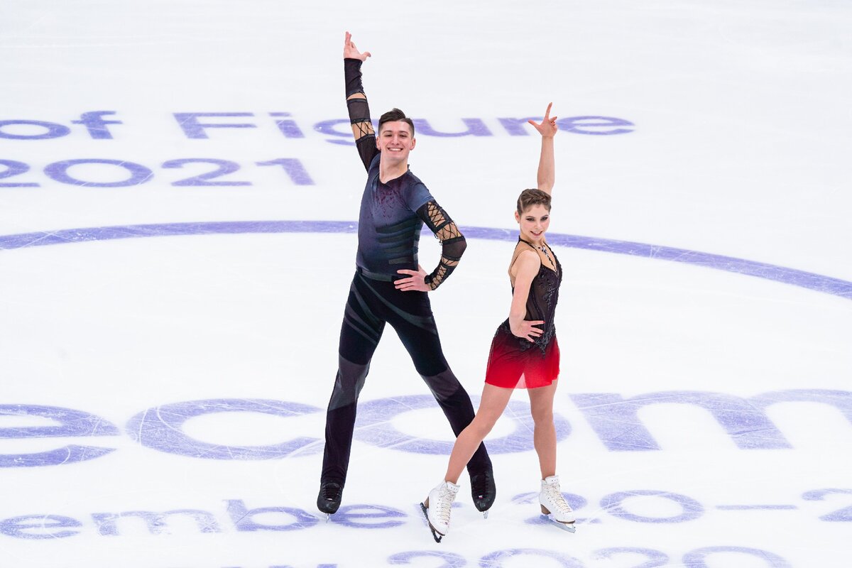 Кадр из короткой программы Мишиной/Галлямова