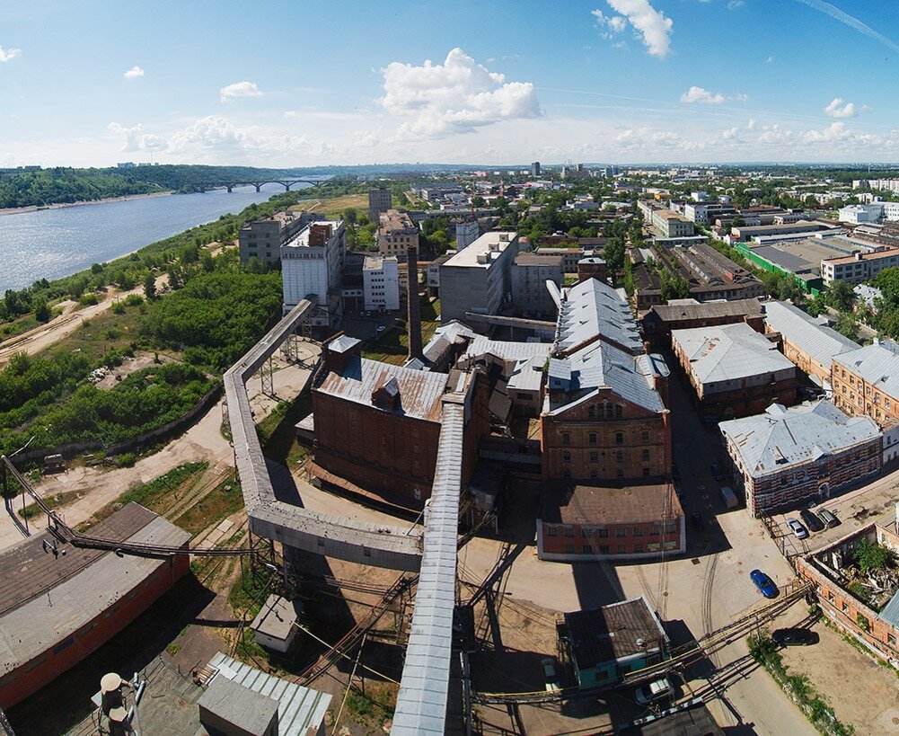 Строительные нижнего новгорода. Мукомольный завод Нижний Новгород. Нижегородский Мукомольный завод Башкирова. Мельница Башкирова Нижний Новгород. Старый Мукомольный завод Нижний Новгород.