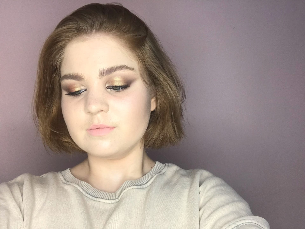 Скоро выйдет видео с этим макияжем.