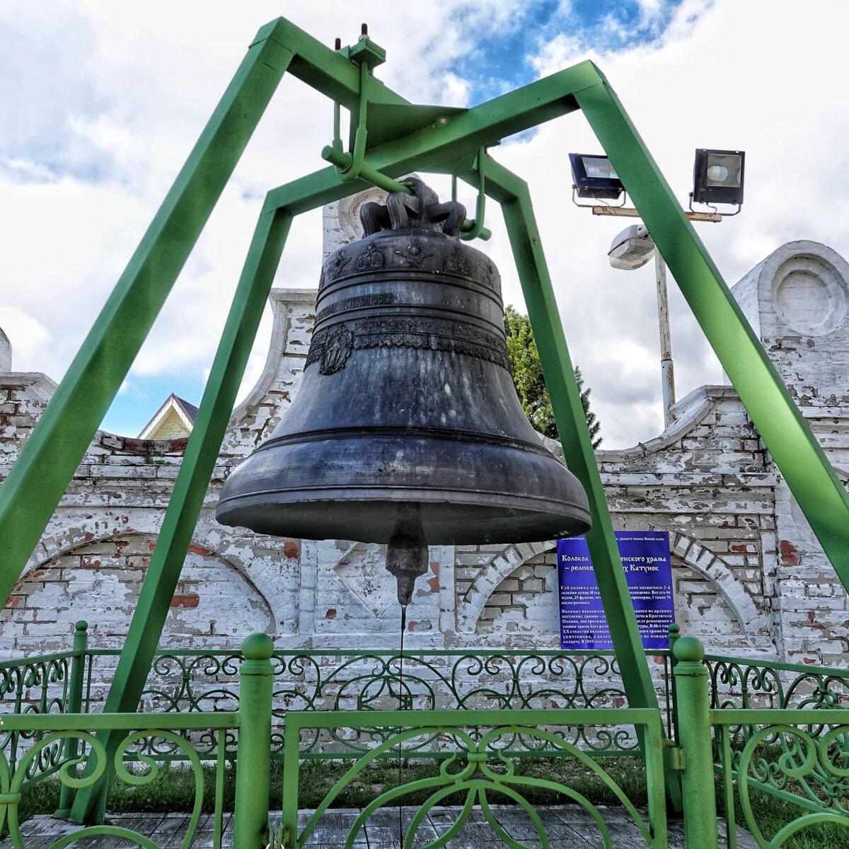 Туалет и ЖЭК в алтаре старинного храма... Спасать уже нечего, но от этого  не легче | Дом с Котом | Дзен