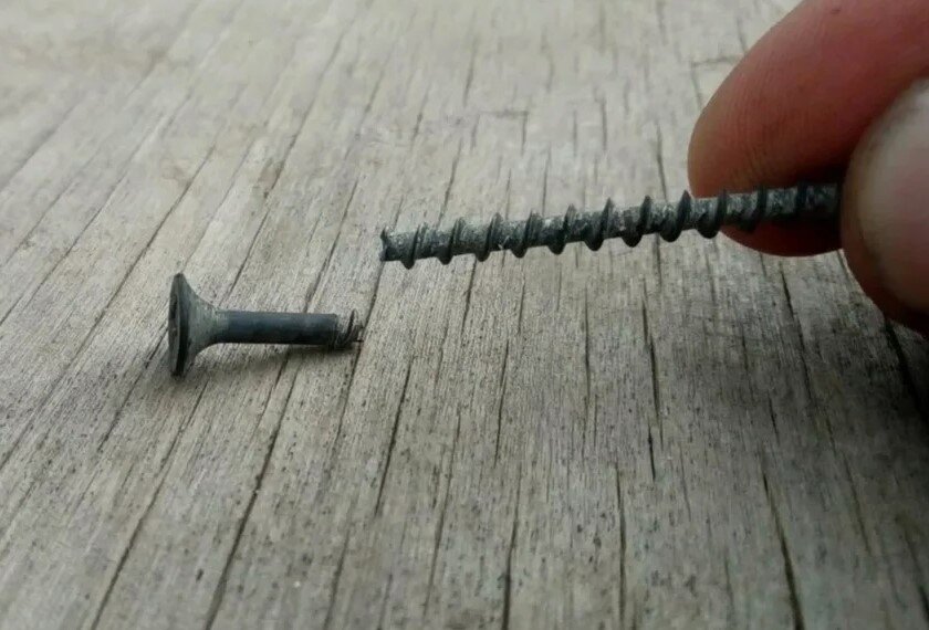 шуруп который вкручивается в шуруп. шуруп закручивается. саморез проворачивается. гофра для вкручивания саморезов. крепления мебельные шурупы.