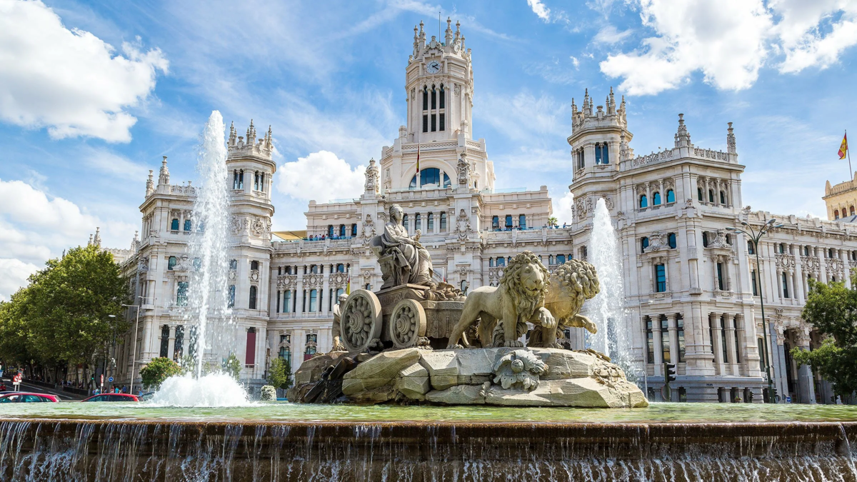 Испания столица. Плаза де Испания Мадрид. Мадрид fuente de Cibeles. Мадрид Palacio de Cibeles. Площадь Кибелы в Мадриде.