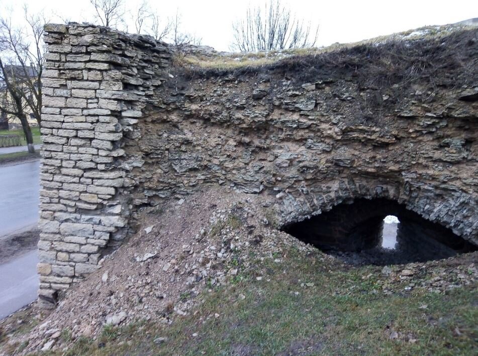 Остатки Варлаамских ворот