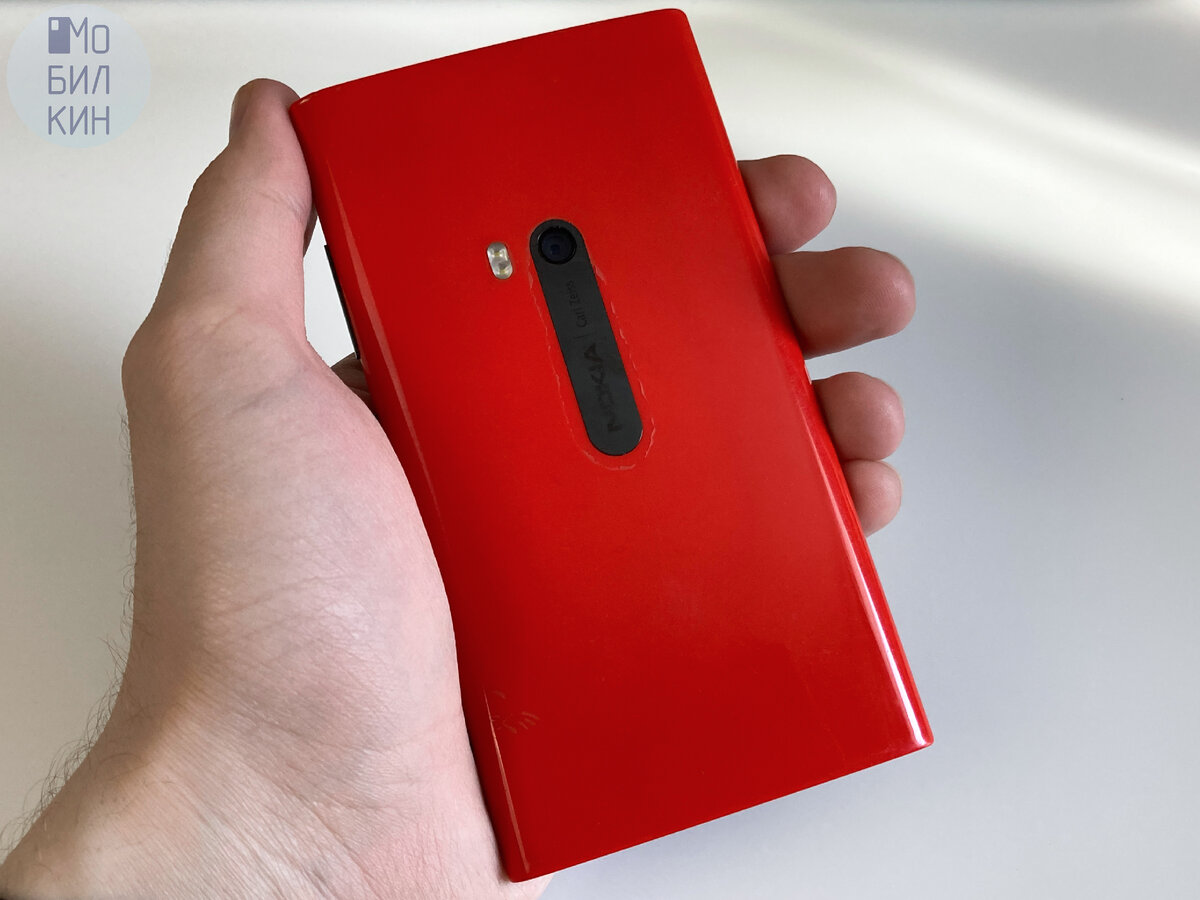 Смартфон Nokia Lumia 920 LTE Yellow - описание