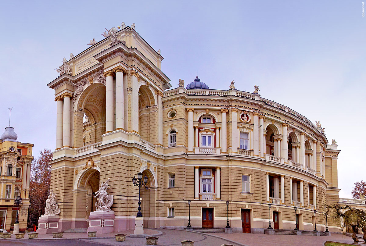 Одесские они фото слово итальянского происхождения. Одесский национальный Академический театр оперы и балета. Театры в Одессе (1887 г., ф. Фельнер и г. Гельмер). Одесский оперный театр стиль архитектуры. Оперный театр Одесса Архитектор.