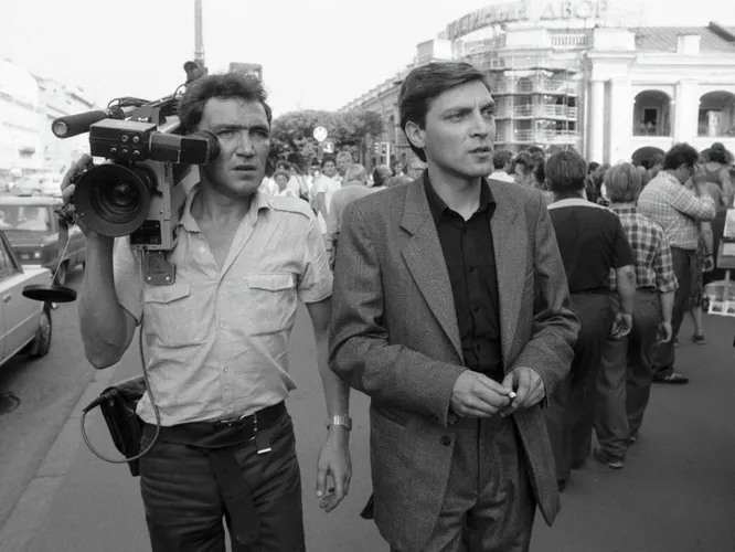Как сложилась судьба скандального журналиста 90-х Александра Невзорова ведущего программы 