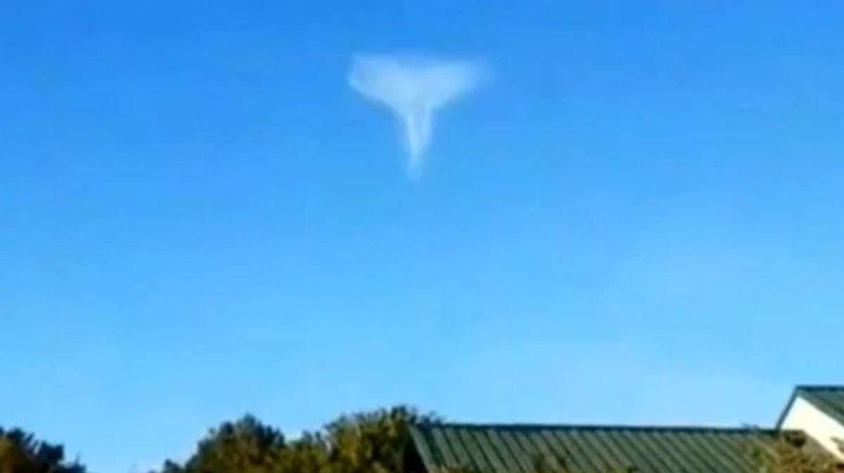 Ангел над крышей дома