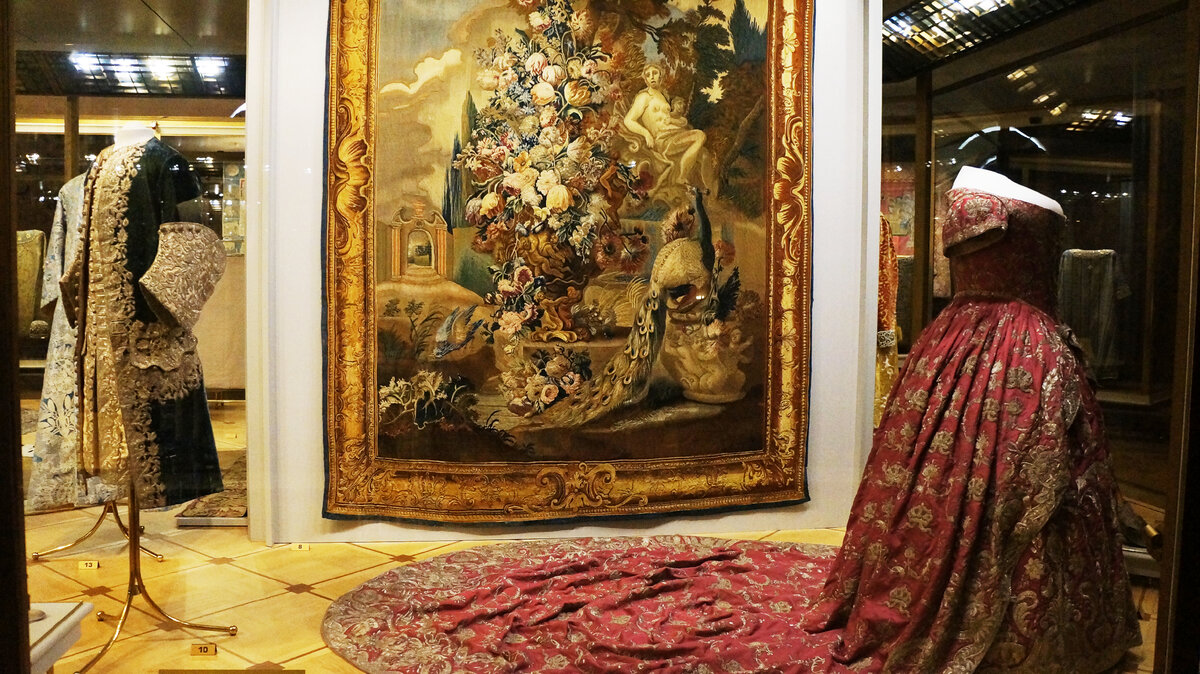 1724 г. Шелк, серебряное шитье, ткачество.