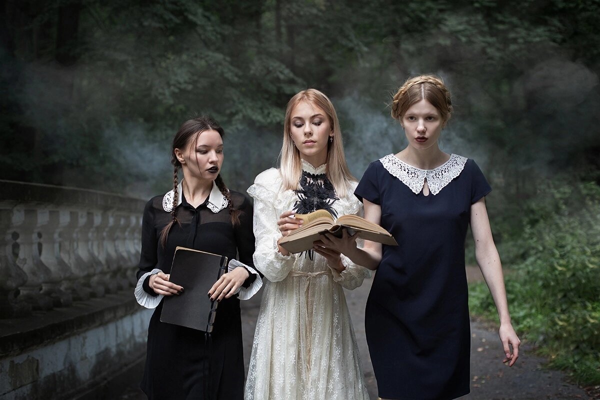 найди свою историю женщины. писатель за работой. великие женщины. книжные блоггеры. найди свою историю женщины.