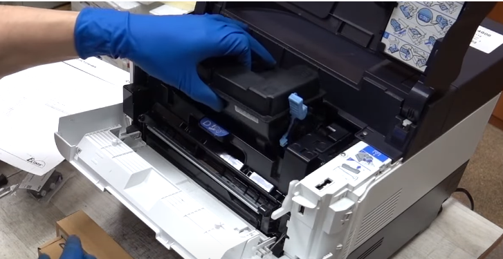 Извлекаем картридж