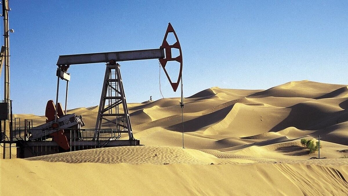 Крупнейший производитель нефти в африке. Нефть Хасси-Мессауд. Саудовская Аравия нефтедобыча. Объединённые арабские эмираты добыча нефти. Оман нефть.