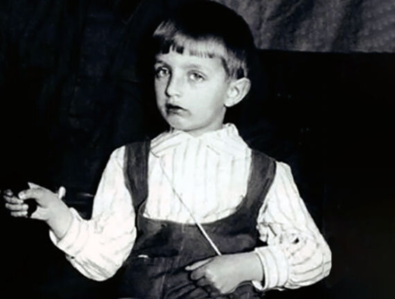 Игорь Дмитриев в детстве. Фото: biographe.ru