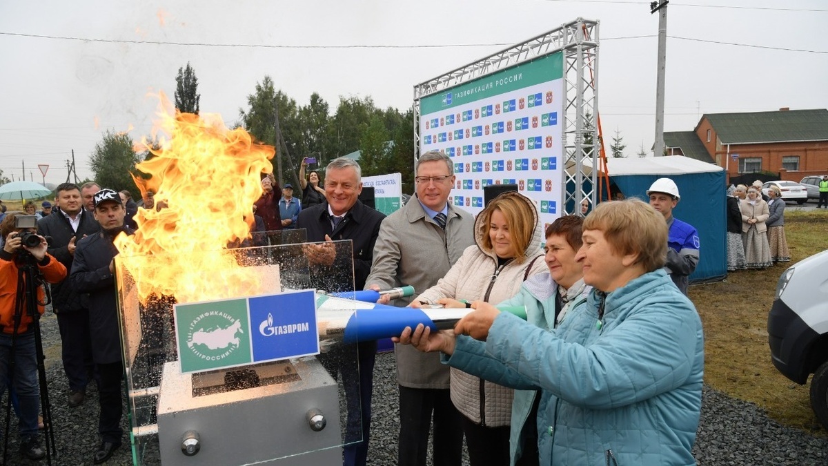     Сегодня в селе Лузино ввели распределительный газопровод и подключили первый дом.