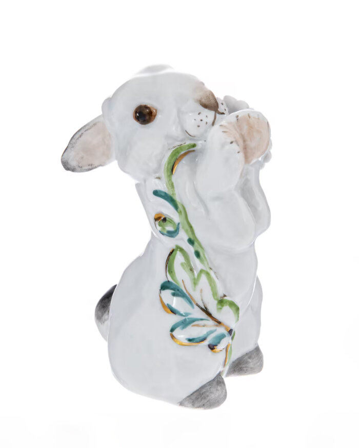 Статуэтка «Зайчик с цветком», ЛФЗ, 1946-1954 гг.