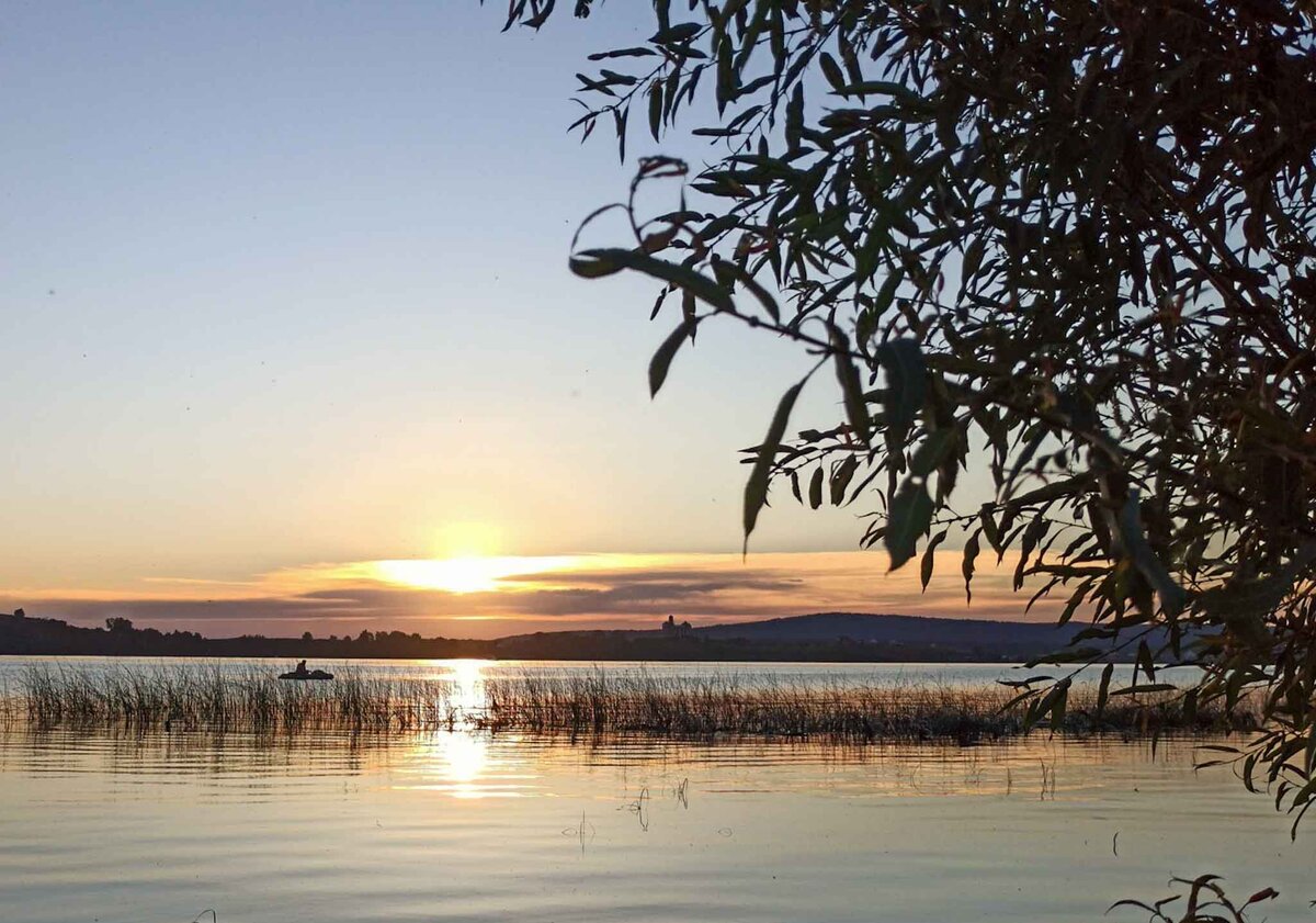 Закат на Колыванском озере