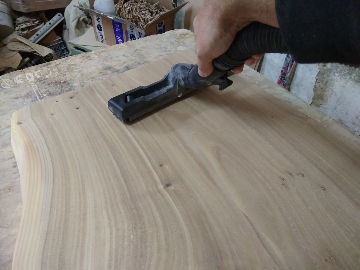 Удаление пыли пылесосом