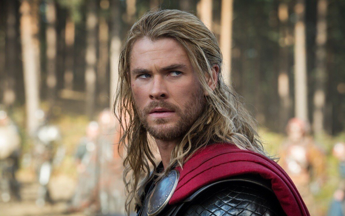 Крис Хемсворт в образе Тора. Кадр из фильма "Тор 2: Царство тьмы". Изображение взято из свободных источников