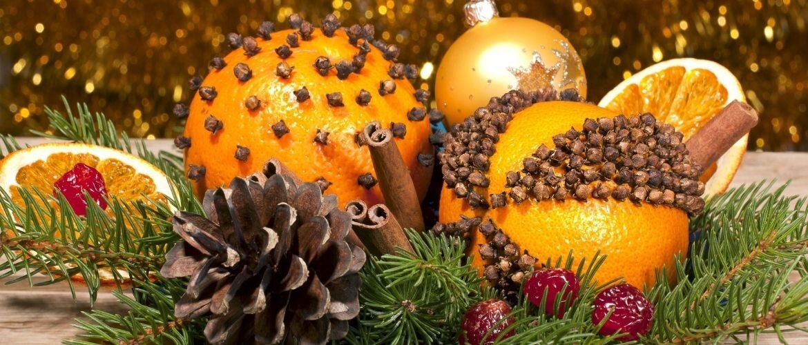 Запах мандаринов ассоциируется с Новым годом, радостью и детством.