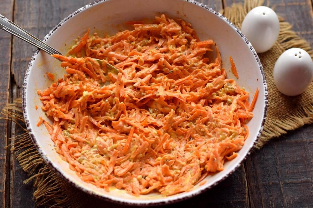 Салат морковки с сыром и чесноком фото