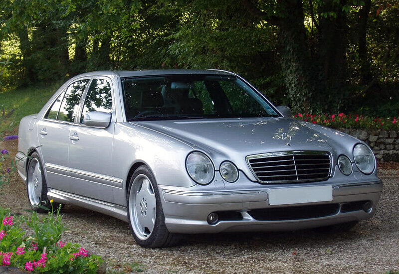 Mercedes зайчик 220