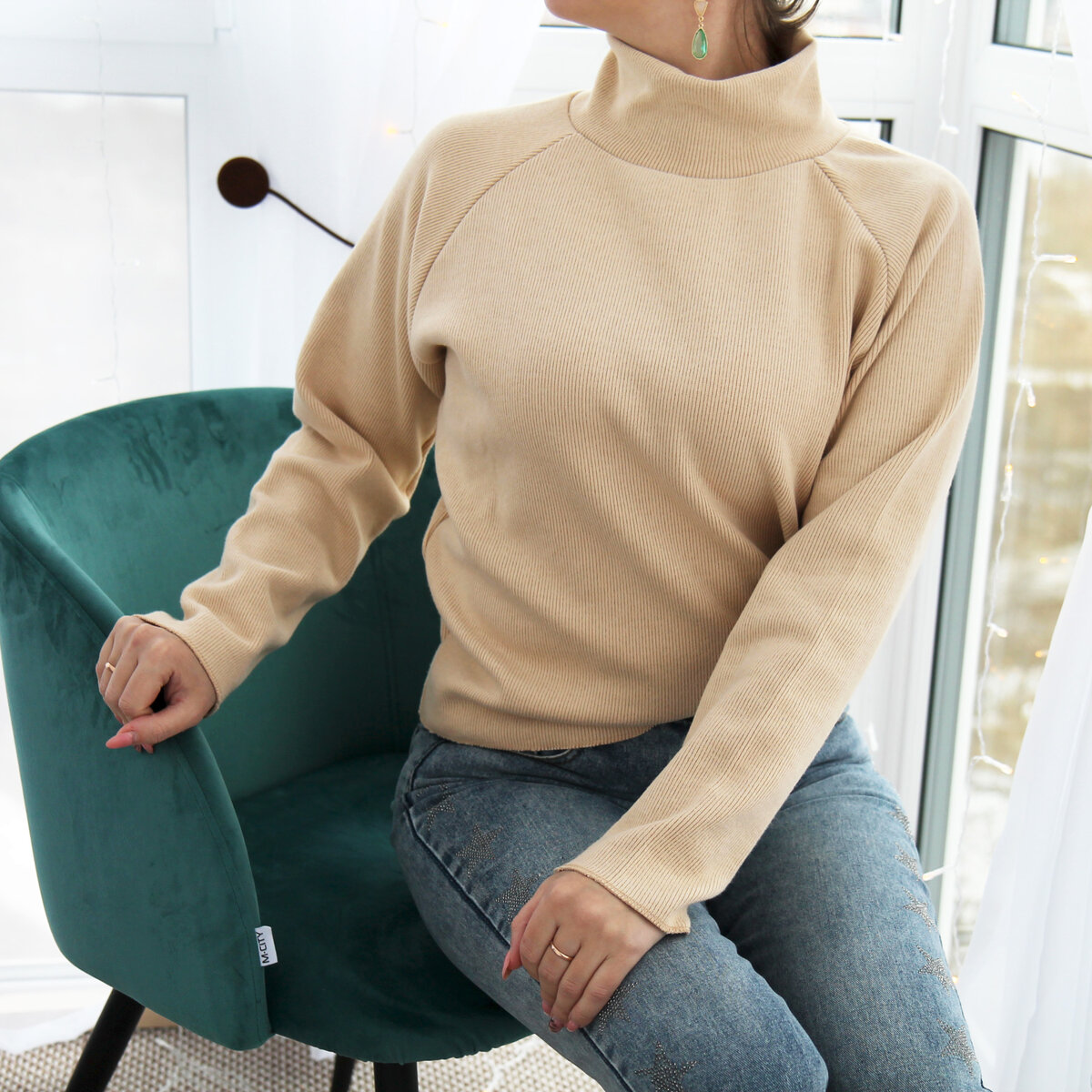 Всем привет, мои дорогие)
Сегодня хочу Вам рассказать и  показать еще об одной удачной покупке на алиекспресс, это свитер, даже  не свитер, я бы назвала его просто теплой кофточкой!