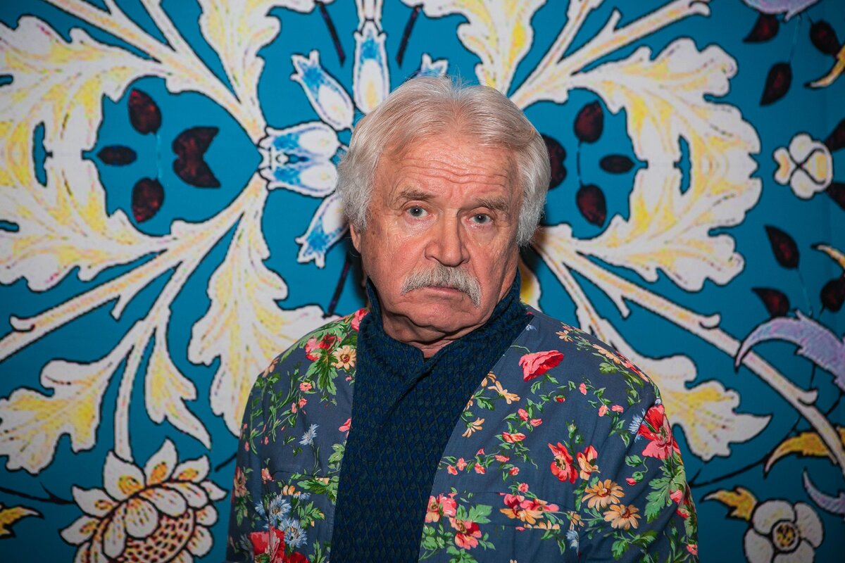 Фото со спектакля компании Бенефис