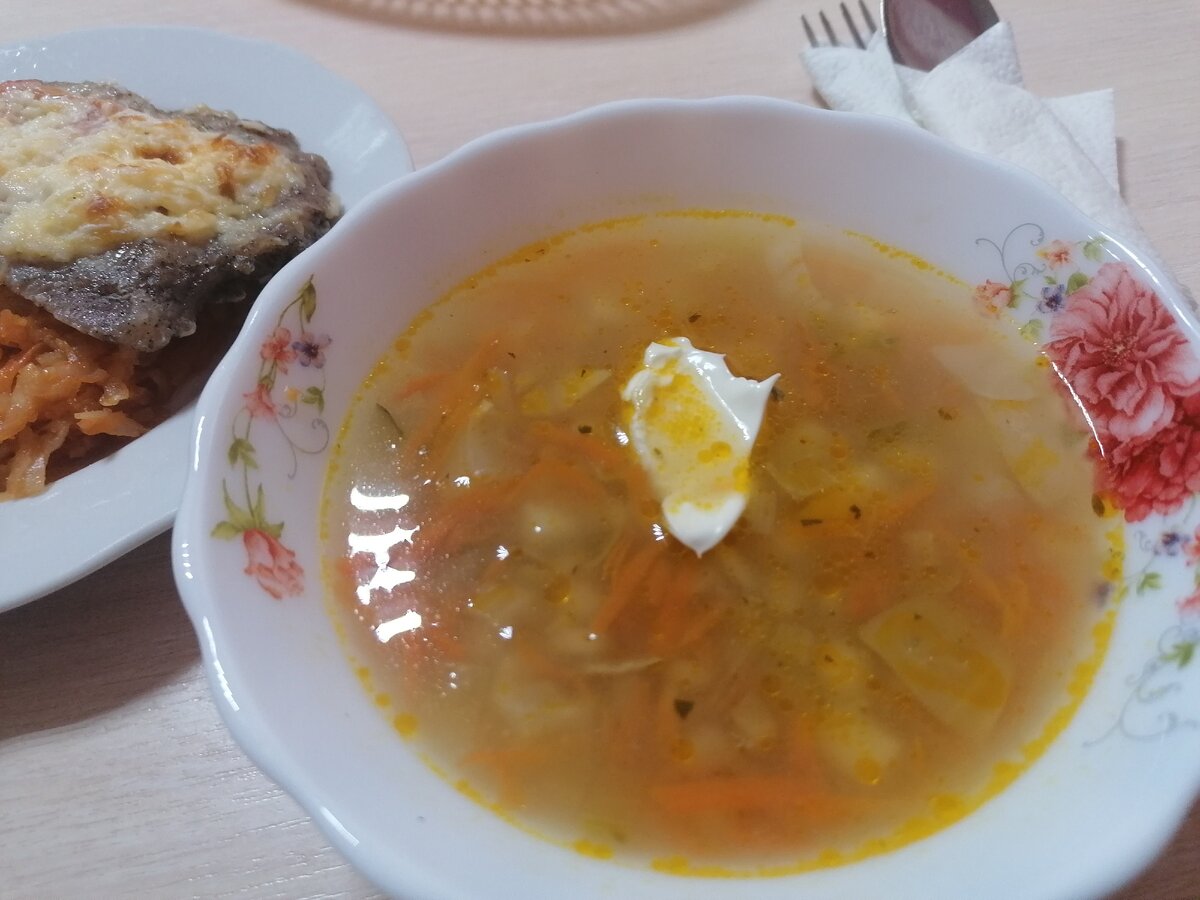 Рассольник, который я взяла на обед.