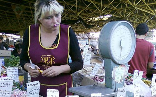 Самое частое явление - обвес покупателя.