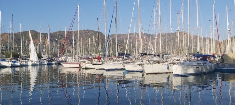 База яхтенной школы Яхт Дрим  - Marmaris Yacht Marina