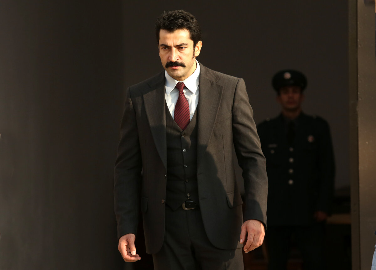 Кадр из турецкого сериала "Дядя Кара"