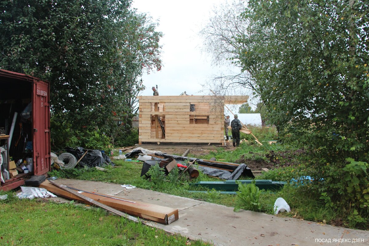 Сруб почти готов.