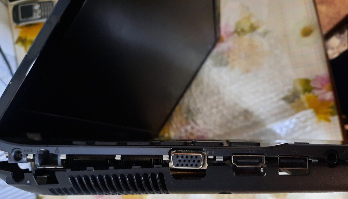 Ноутбук Samsung NP300E5C. Невозможность апгрейда со съемным процессором ...