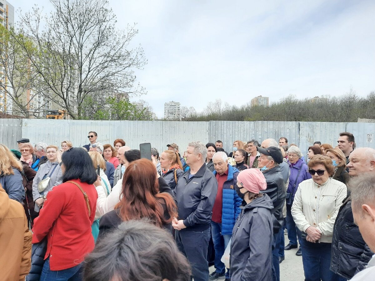 Сход граждан, выступающих за сохранение Пионерской рощи в Новороссийске 28.04.2021г.