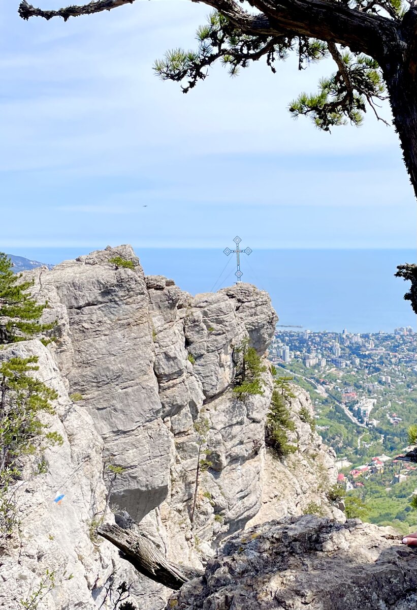 Вид на Ялту от вершины Ставри-Кая 663 метра