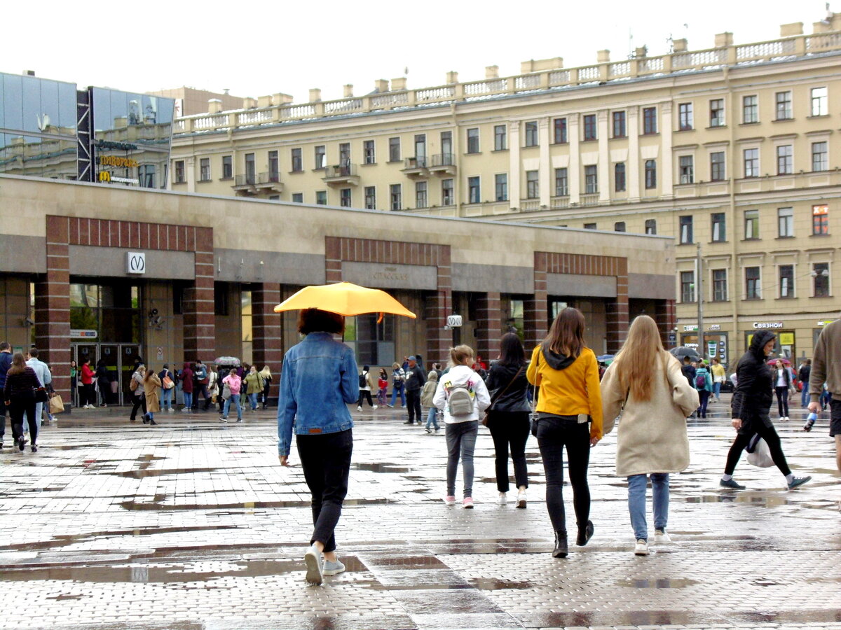 Сенная площадь. Павильон станции метро Спасская. Фото автора