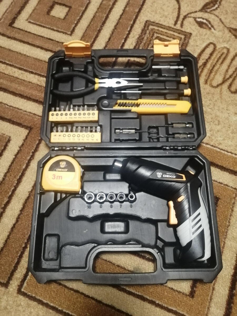 Комплект аккумуляторная отвертка + 36 предметов.