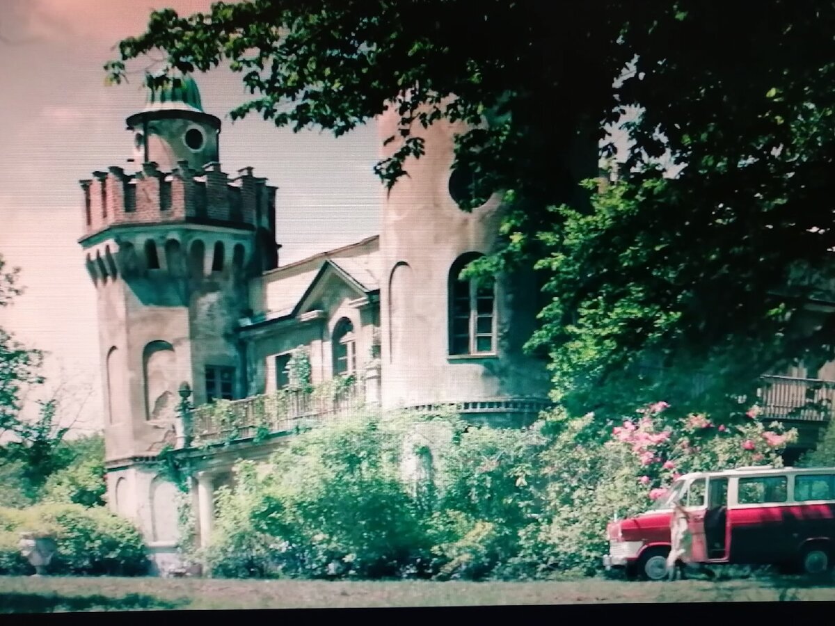 Кадр из фильма "Секта" (2019)