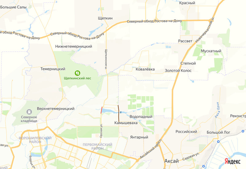 Красным – действующая дамба; Синим – закрытая дорога через плотину пруда №7; Коричневым – планируемая дорога с мостом через водохранилище