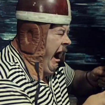 Кадр из советской комедии «Кавказская пленница...»