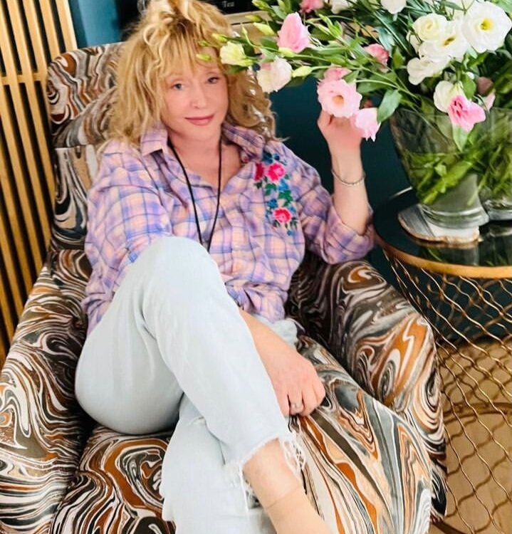     Алла Пугачева в Израиле отметила 21-летие свадьбы и обратилась к мужу в соцсетях со словами: "Приезжай хоть на денек" Фото: соцсети