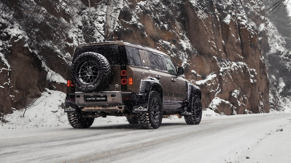 Фото: Arctic Trucks📷Land Rover Defender AT35