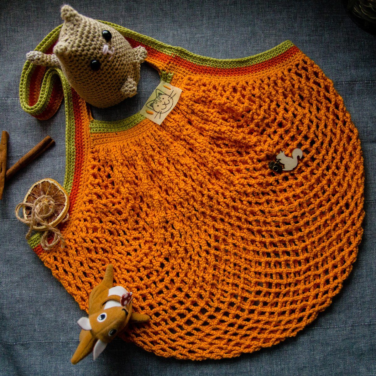 Рыжая с отделкой двумя цветами и котологотипом :)