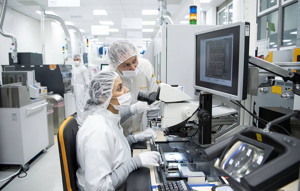 © EPA-EFE/LUKAS BARTH-TUTTAS 