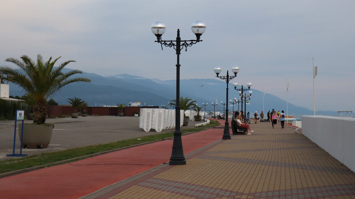 Набережная у Города-отеля "Бархатные сезоны"