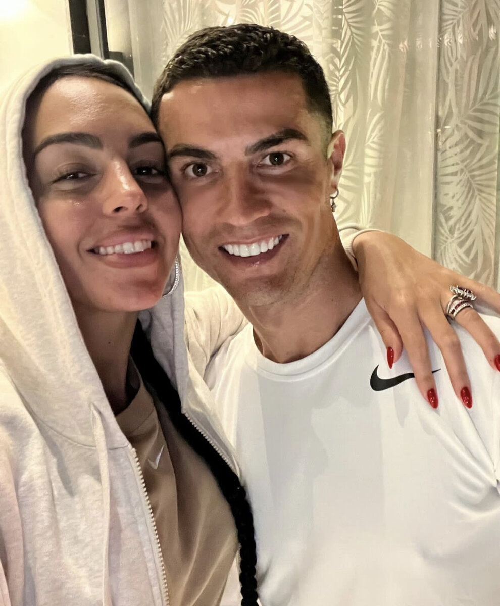     Жена Роналду