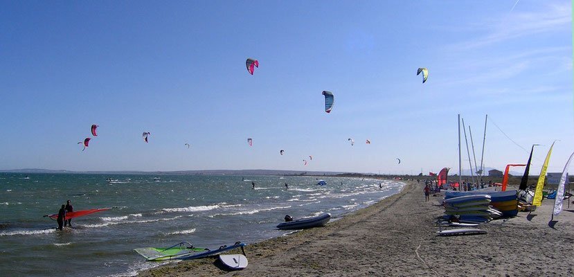 Соревнования по кайтингу в Санта-Поле близ Аликанте (фото из интернета)