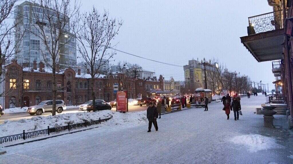     На маршруты города вышло 506 единиц транспорта. Из них 468 автобусов, 27 трамваев, 11 троллейбусов.