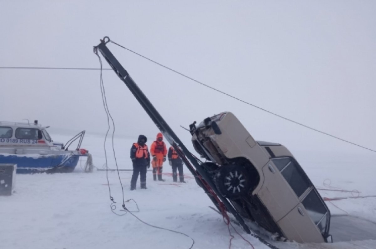 Со дна Красноярского моря подняли «Жигули» с телом утонувшей женщины |  АиФ–Красноярск | Дзен